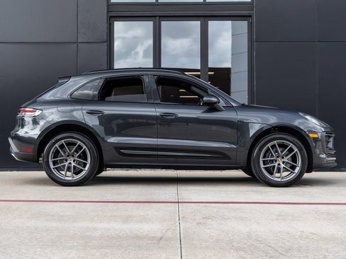 Certified 2026 Porsche Macan AWD/4WD image 12