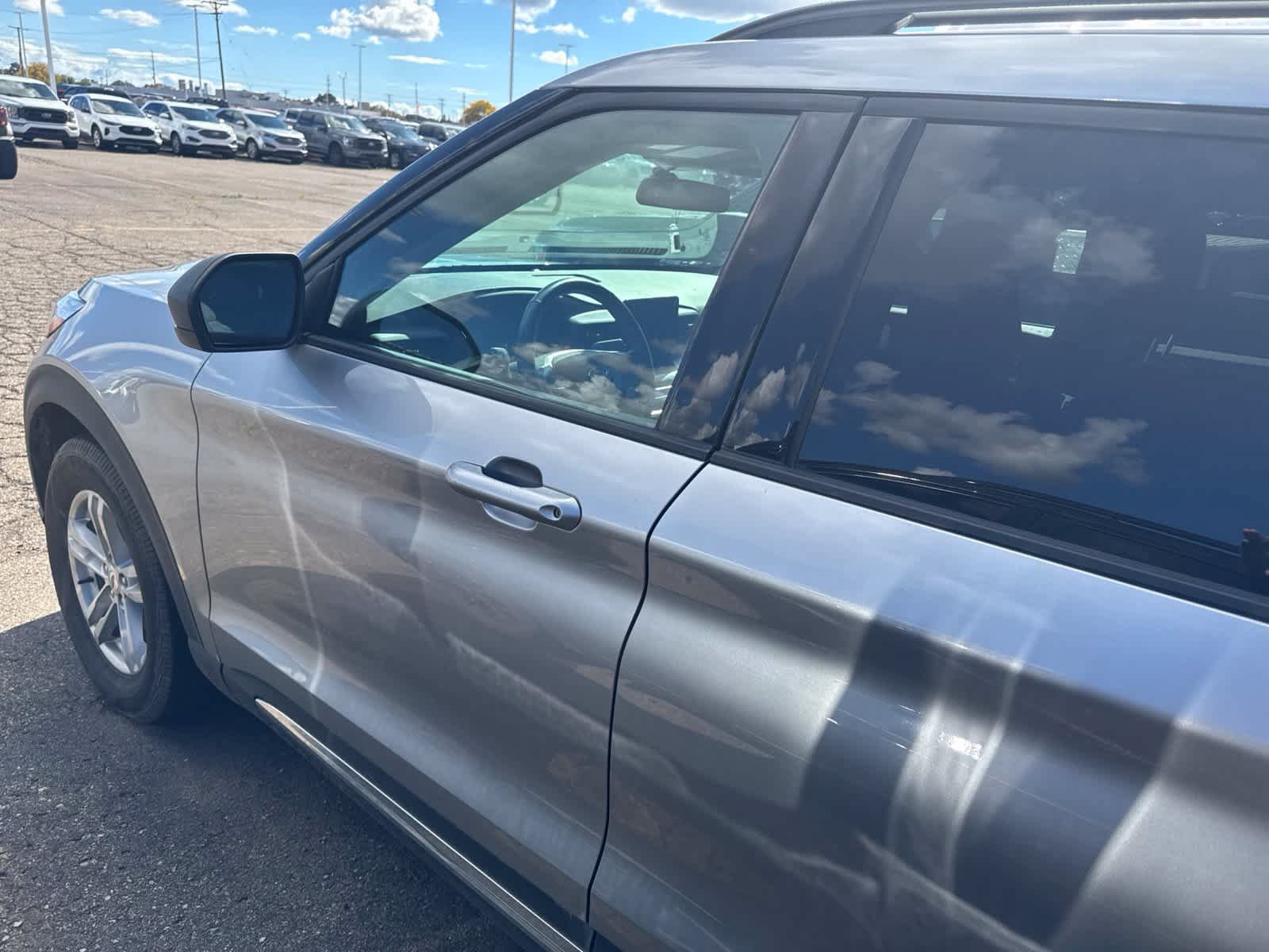 Used 2021 Ford Explorer XLT AWD/4WD image 18