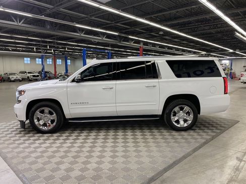 Used 2019 Chevrolet Suburban Premier image 9