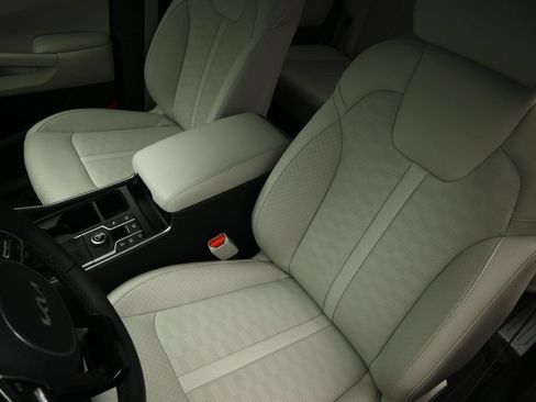 Certified 2025 Kia Sorento S FWD image 48