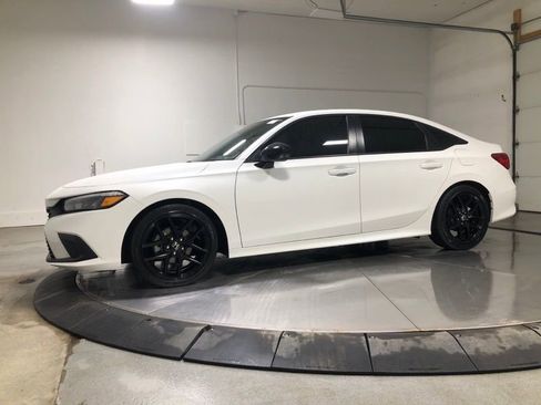 Used 2024 Honda Civic Sport image 4