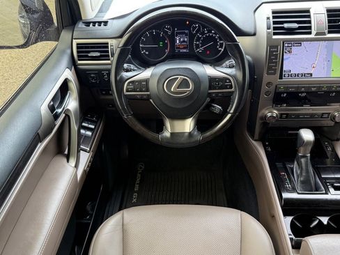 Used 2020 Lexus GX 460 Premium w/ Premium Package AWD/4WD image 16