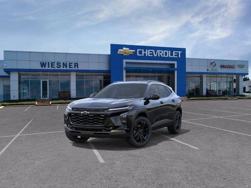 Used 2026 Chevrolet Trax ACTIV w/ Sunroof Package FWD image 8