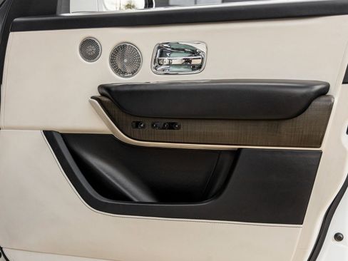 Used 2019 Rolls-Royce Cullinan image 48