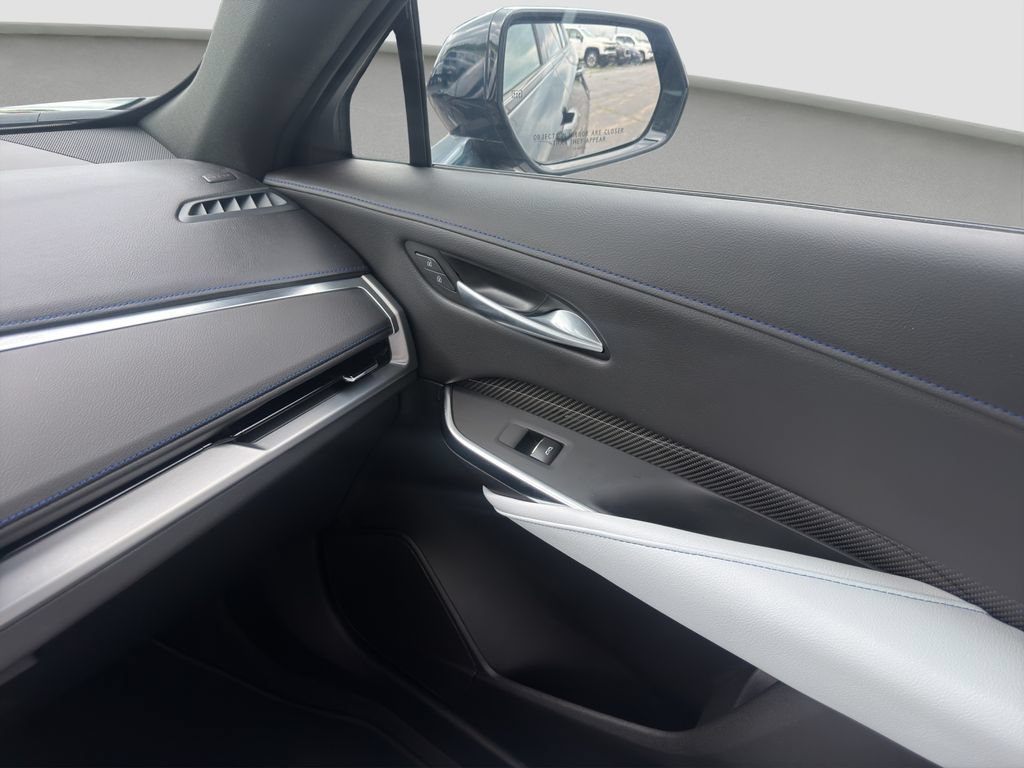 Used 2025 Cadillac XT4 Sport AWD/4WD image 17