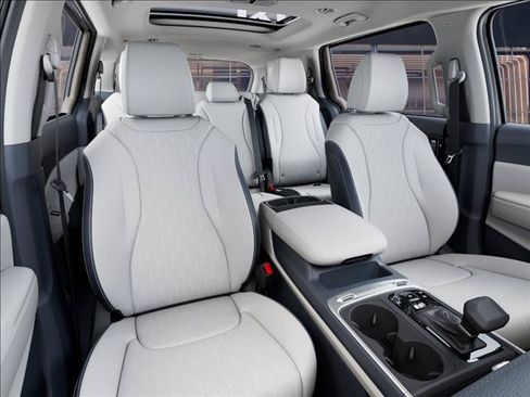 New 2026 Kia Carnival SX w/ SX Dark Edition Package FWD image 15