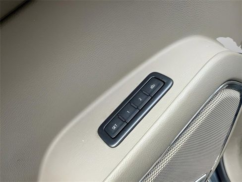 Used 2019 GMC Yukon XL SLT w/ Open Road Package image 12