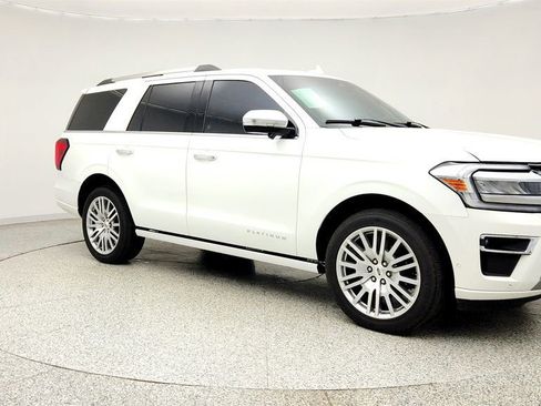 Used 2024 Ford Expedition Platinum AWD/4WD image 3