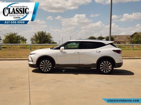 Used 2023 Chevrolet Blazer Premier w/ Enhanced Convenience Package FWD image 7
