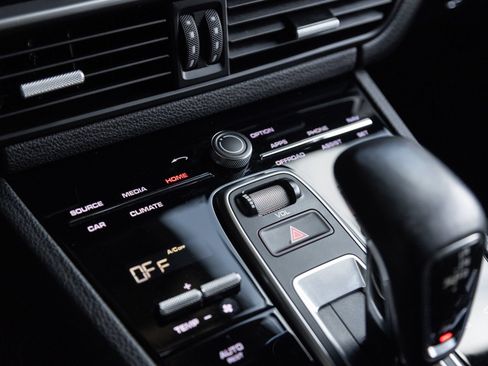 Certified 2023 Porsche Cayenne Coupe AWD/4WD image 26