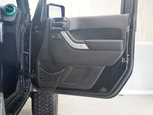 Used 2015 Jeep Wrangler Unlimited Sport w/ Quick Order Package 24S AWD/4WD image 30