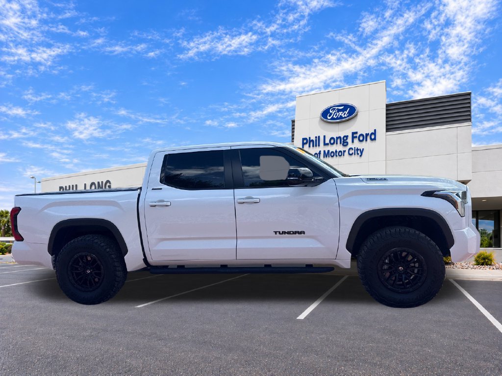 Used 2025 Toyota Tundra Limited AWD/4WD image 8