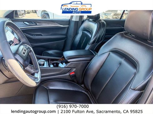 Used 2023 Jeep Grand Cherokee L Limited RWD image 16