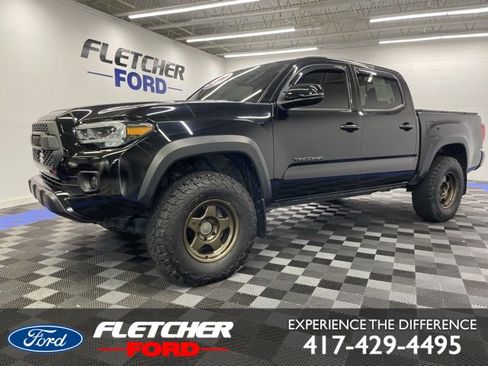 Used 2021 Toyota Tacoma TRD Off-Road image 1