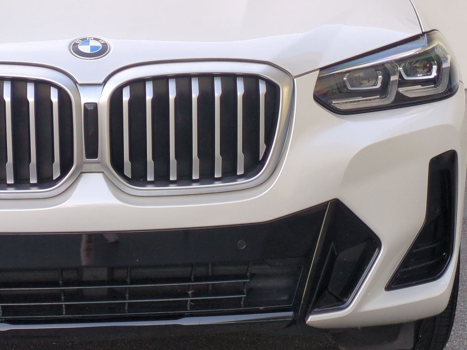 Certified 2024 BMW X3 xDrive30i w/ Premium Package AWD/4WD image 5