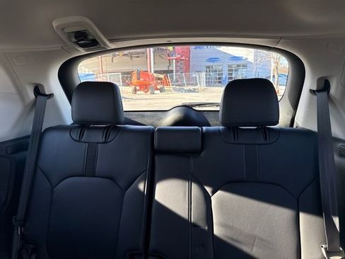Certified 2025 Honda Pilot EX-L image 24
