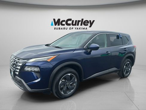 Used 2024 Nissan Rogue SV image 9