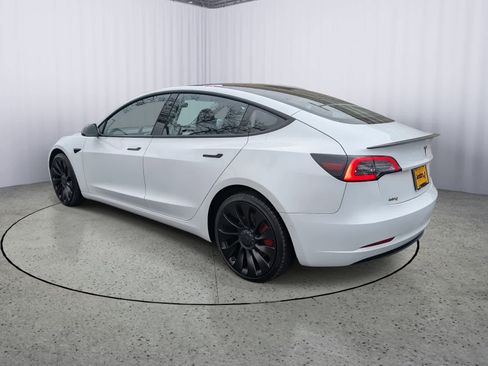 Used 2022 Tesla Model 3 Performance image 4