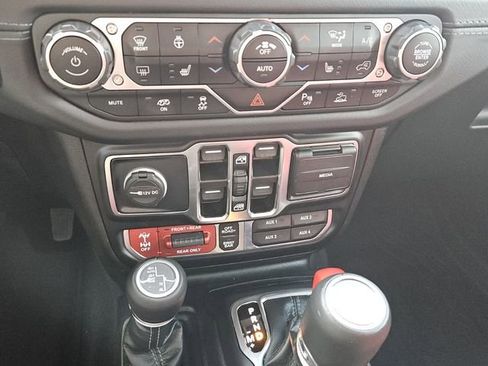 Used 2024 Jeep Wrangler Unlimited Rubicon 392 image 10