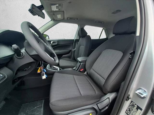 New 2026 Hyundai Venue SE FWD image 4