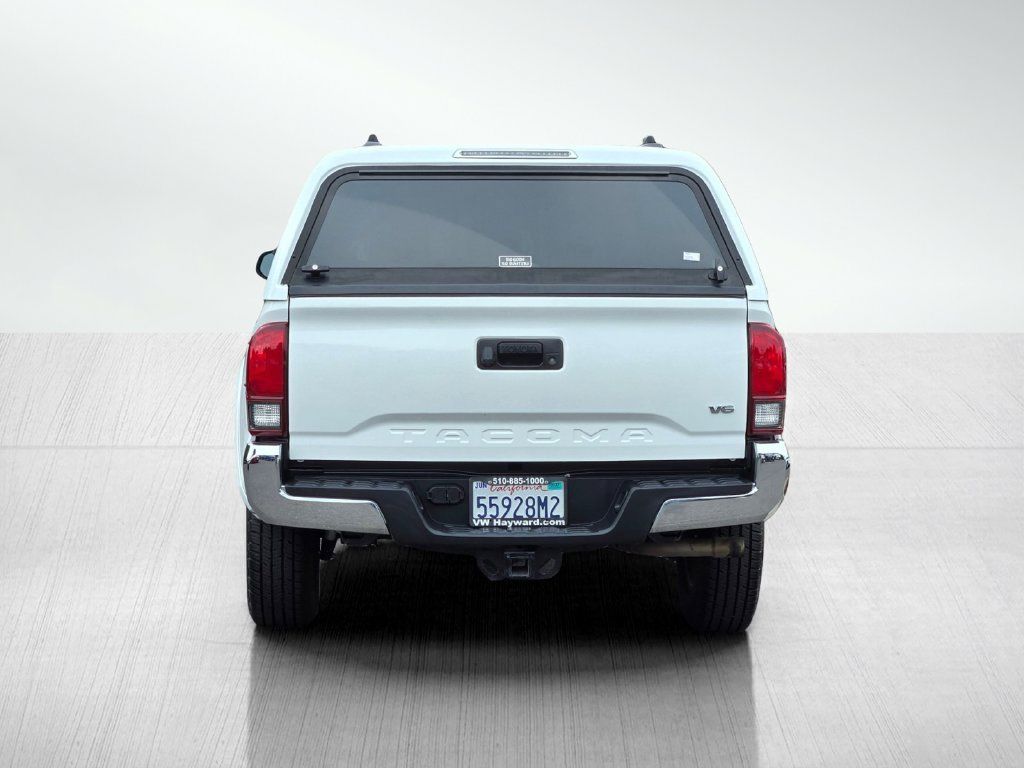 Used 2018 Toyota Tacoma SR5 RWD image 6
