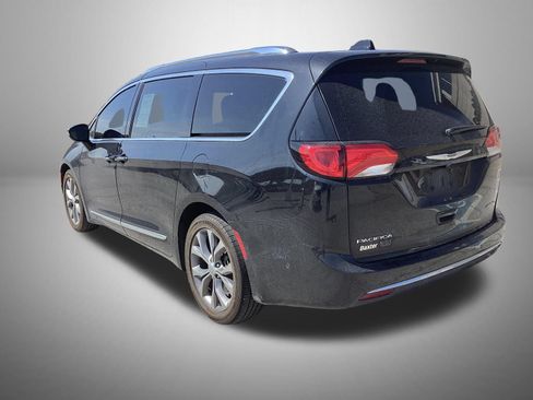 Used 2020 Chrysler Pacifica Limited FWD image 3
