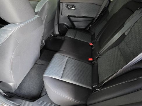 Used 2023 Nissan Rogue SV FWD image 9
