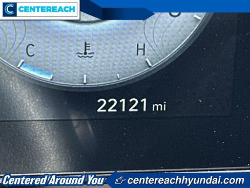 Used 2024 Hyundai Elantra SEL w/ Convenience Package FWD image 24