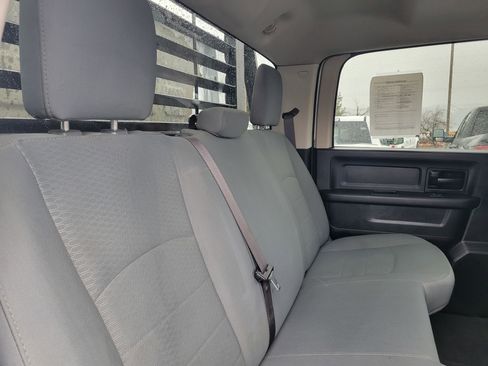 Used 2018 RAM 2500 Tradesman w/ Chrome Appearance Group image 16