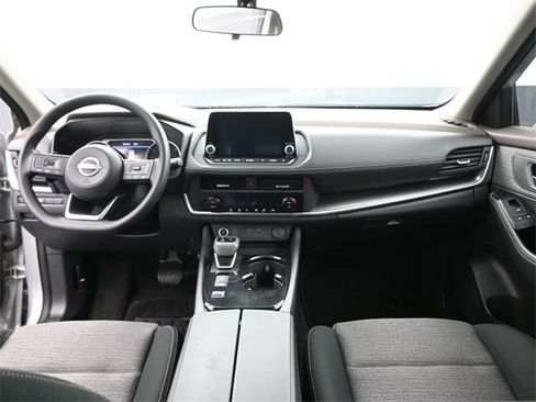 Used 2023 Nissan Rogue SV image 24