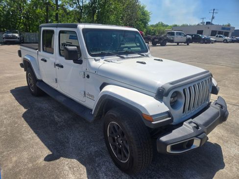 Used 2020 Jeep Gladiator Overland image 1
