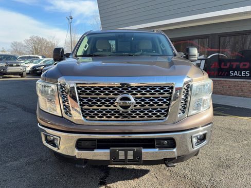 Used 2017 Nissan Titan SV AWD/4WD image 2