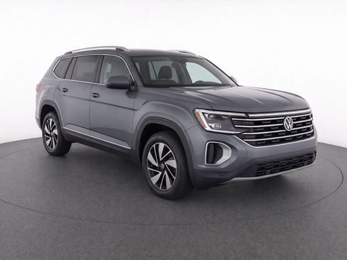 Used 2024 Volkswagen Atlas SEL AWD/4WD image 2