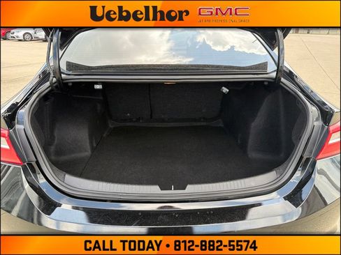 Used 2023 Chevrolet Malibu LT FWD image 9