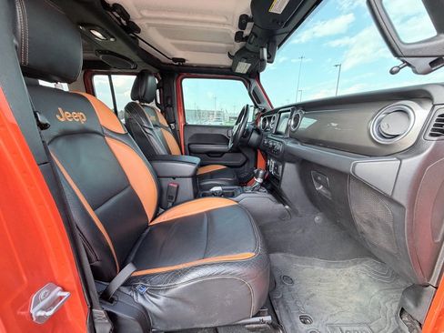 Used 2018 Jeep Wrangler Unlimited Sahara image 23