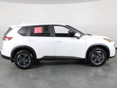 Certified 2024 Nissan Rogue SV FWD image 12