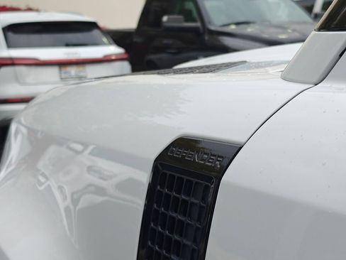 Used 2025 Land Rover Defender 110 S image 35