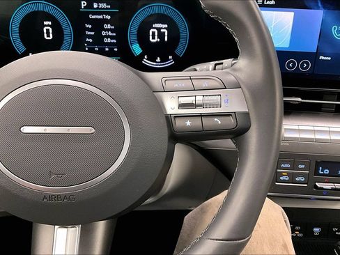 Used 2025 Hyundai Kona SEL FWD image 18