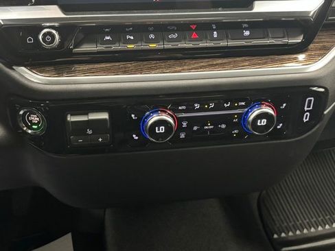 New 2026 GMC Sierra 1500 SLE w/ Preferred Package AWD/4WD image 27