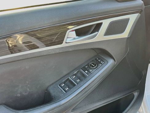 Used 2015 Hyundai Genesis 3.8 RWD image 18
