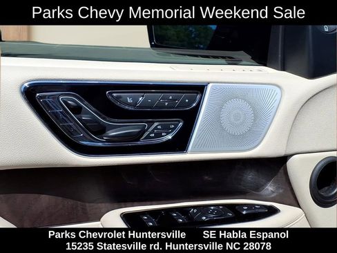 Used 2021 Lincoln Navigator Reserve w/ Luxury Package AWD/4WD image 17