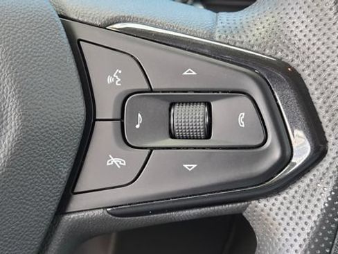Used 2024 Chevrolet Trax LT FWD image 19
