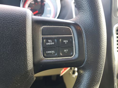 Used 2020 Dodge Grand Caravan SE w/ UConnect Hands-Free Group image 27