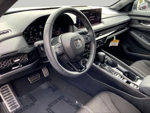 Used 2025 Honda Accord Sport image 17