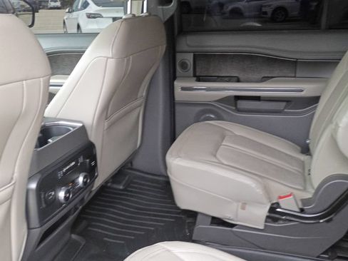 Used 2021 Ford Expedition Limited RWD image 18