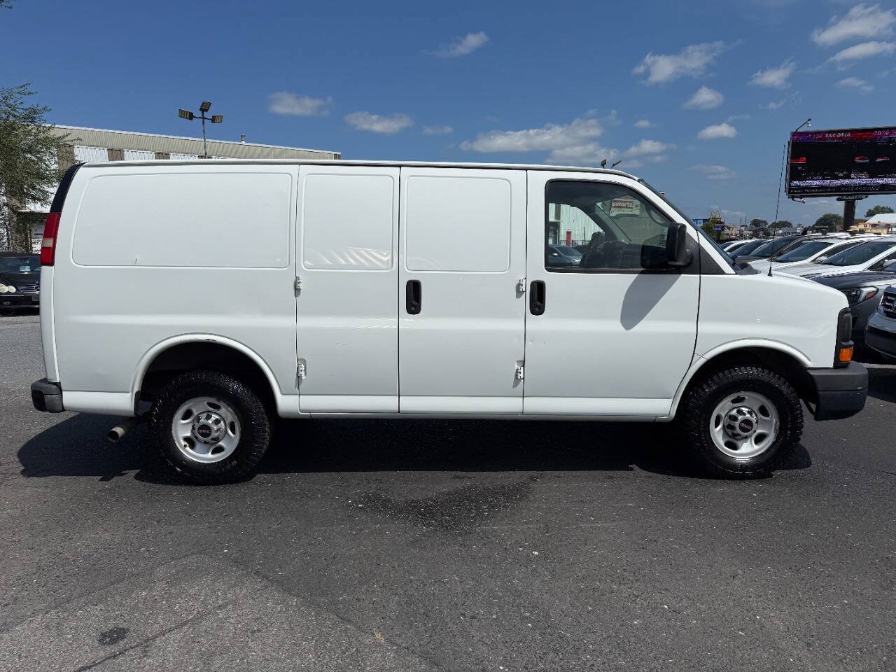 Used 2013 GMC Savana 2500 RWD image 4