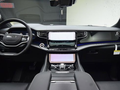 New 2026 Jeep Grand Wagoneer Summit AWD/4WD image 39