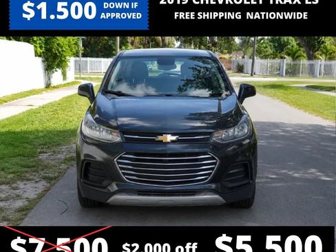 Used 2019 Chevrolet Trax LS FWD image 2