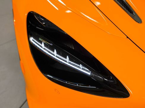 Used 2024 McLaren 750S Spider image 13