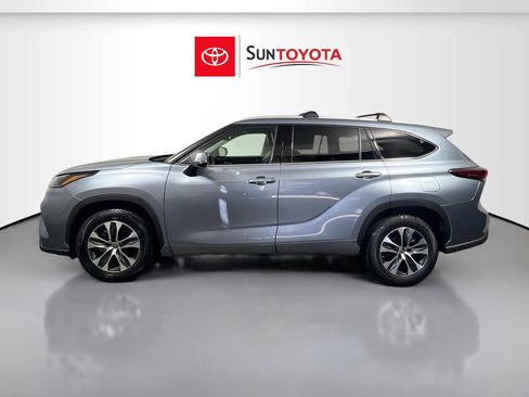 Used 2022 Toyota Highlander XLE image 7